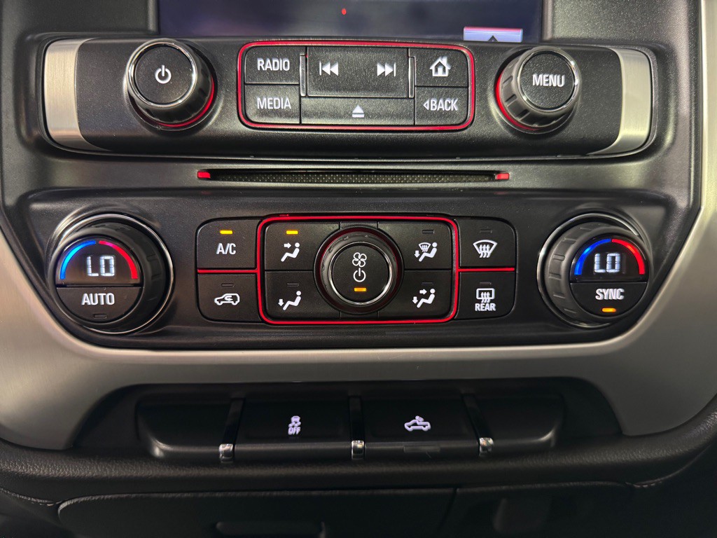 2015 GMC Sierra Image 17