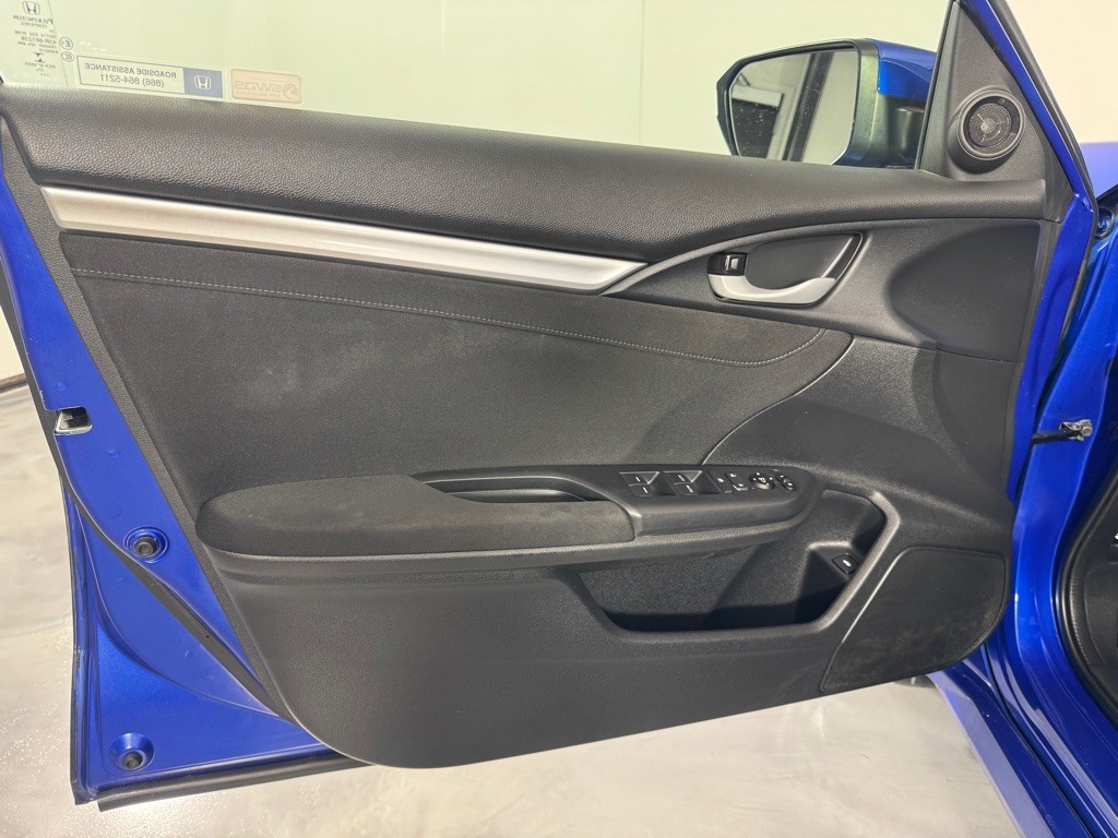 2018 Honda Civic Image 11