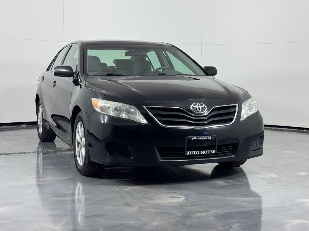 2011 Toyota Camry Image 3