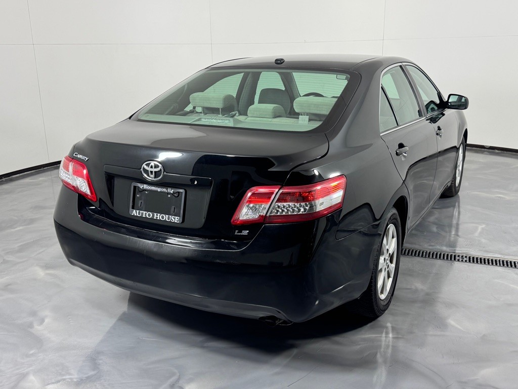 2011 Toyota Camry Image 5