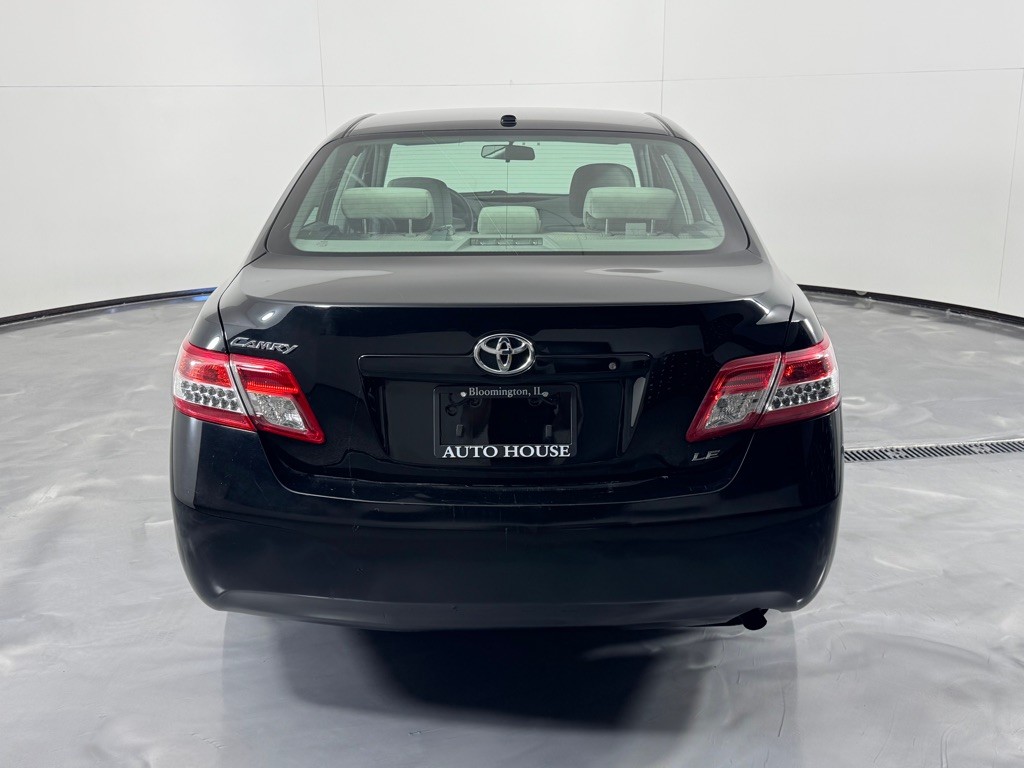 2011 Toyota Camry Image 6