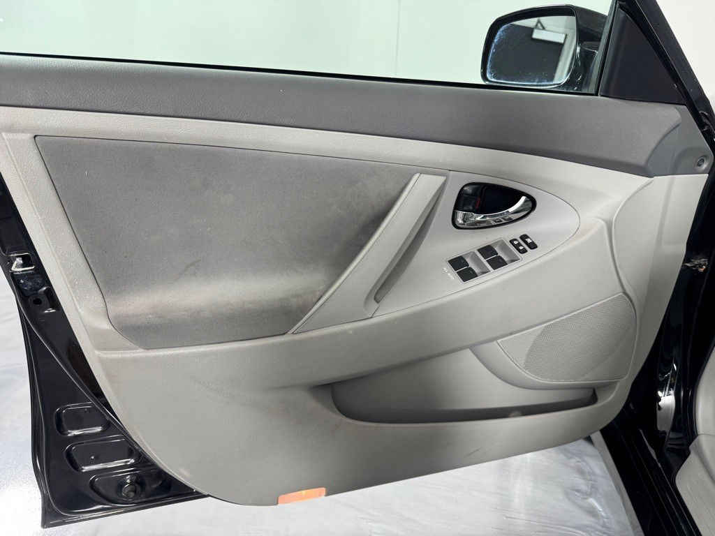 2011 Toyota Camry Image 11