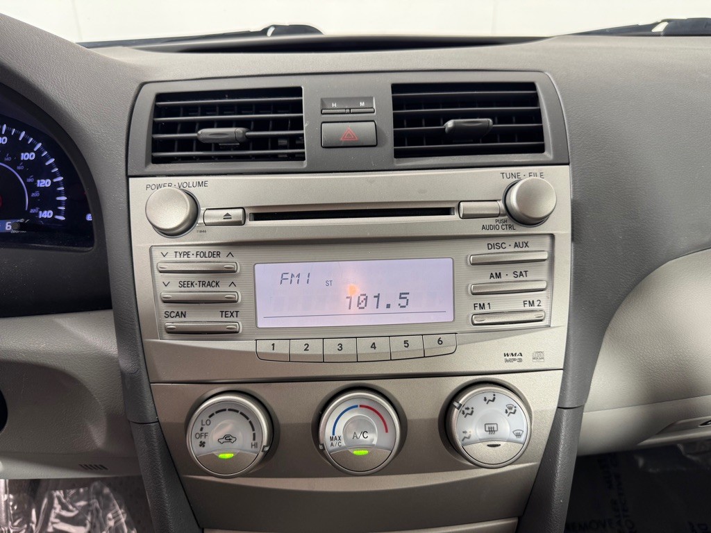 2011 Toyota Camry Image 15