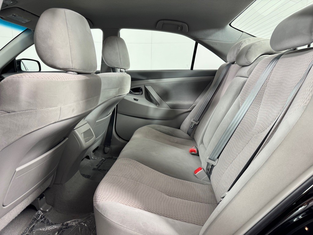2011 Toyota Camry Image 19