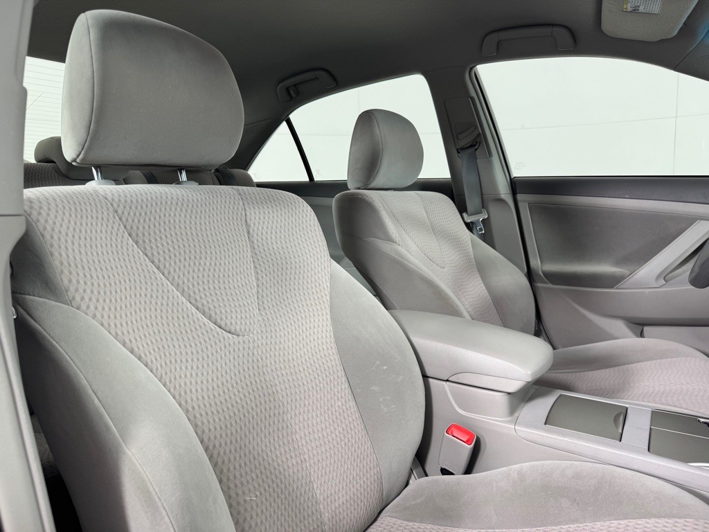 2011 Toyota Camry Image 25