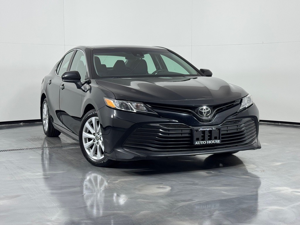 2020 Toyota Camry Image 2