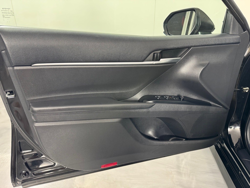 2020 Toyota Camry Image 11