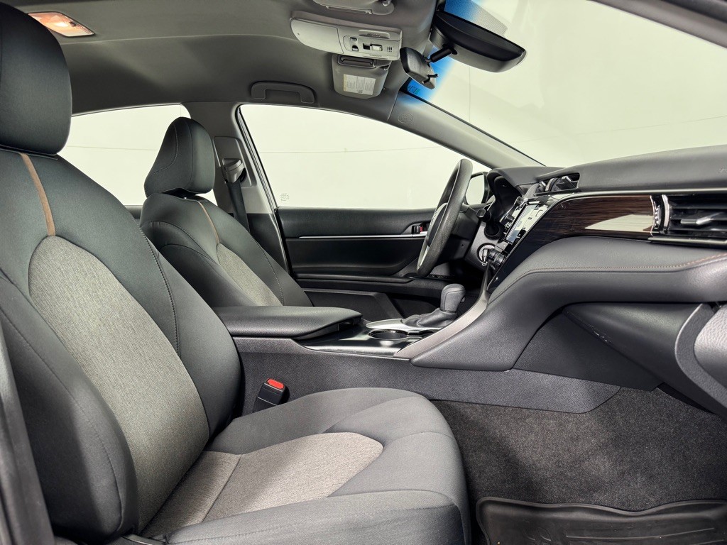 2020 Toyota Camry Image 24