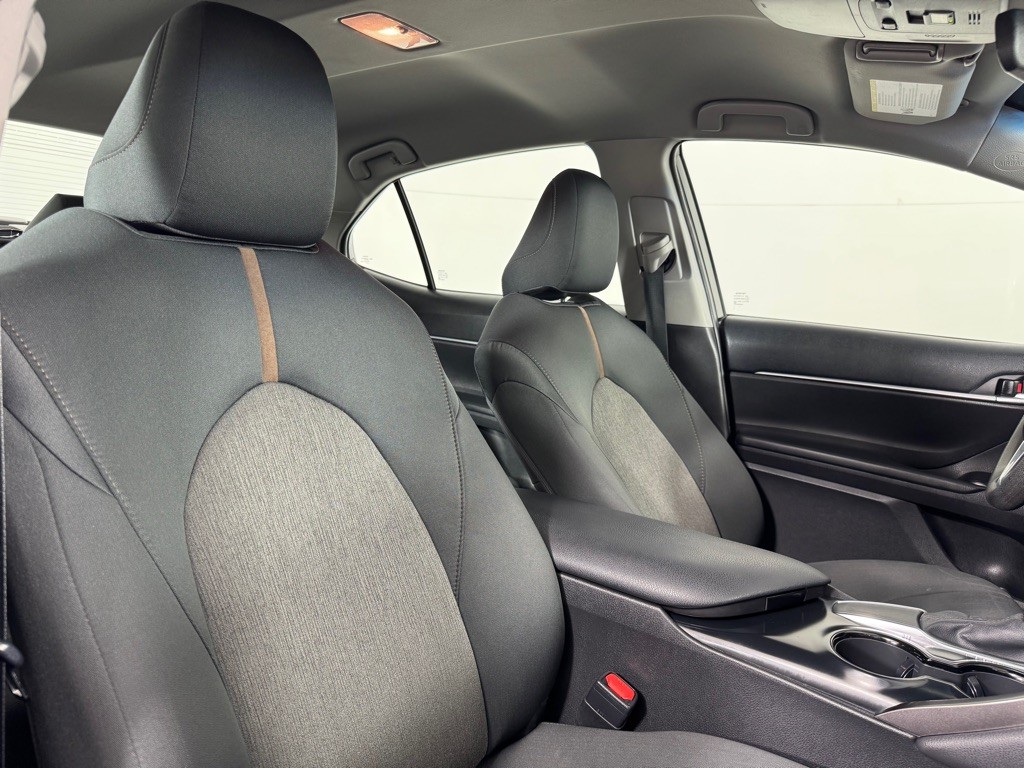 2020 Toyota Camry Image 25