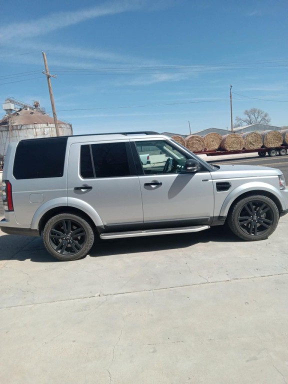 2016 Land Rover LR4 Image 1