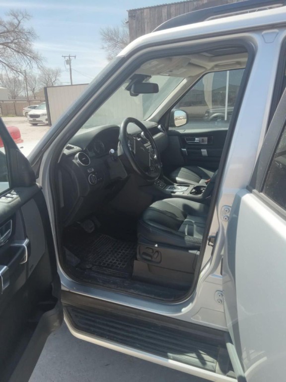 2016 Land Rover LR4 Image 3