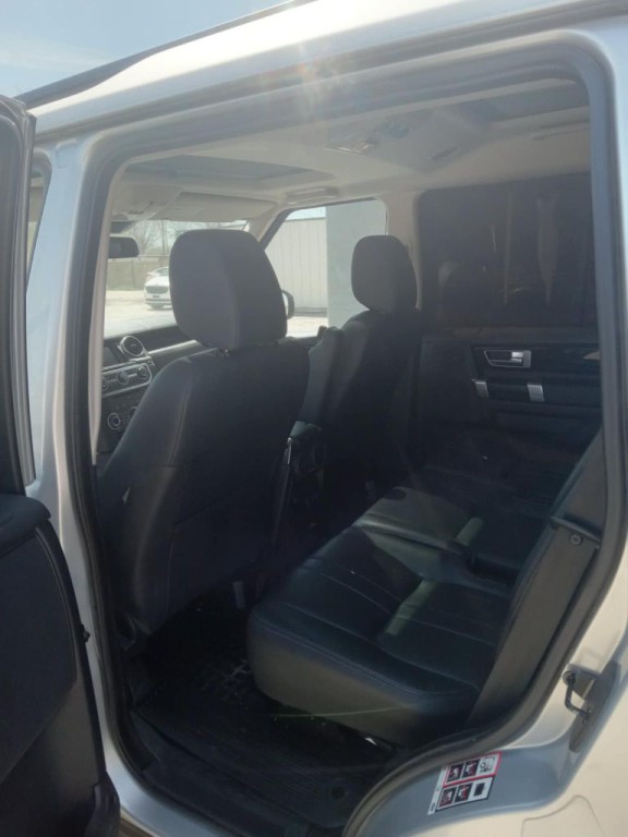 2016 Land Rover LR4 Image 4