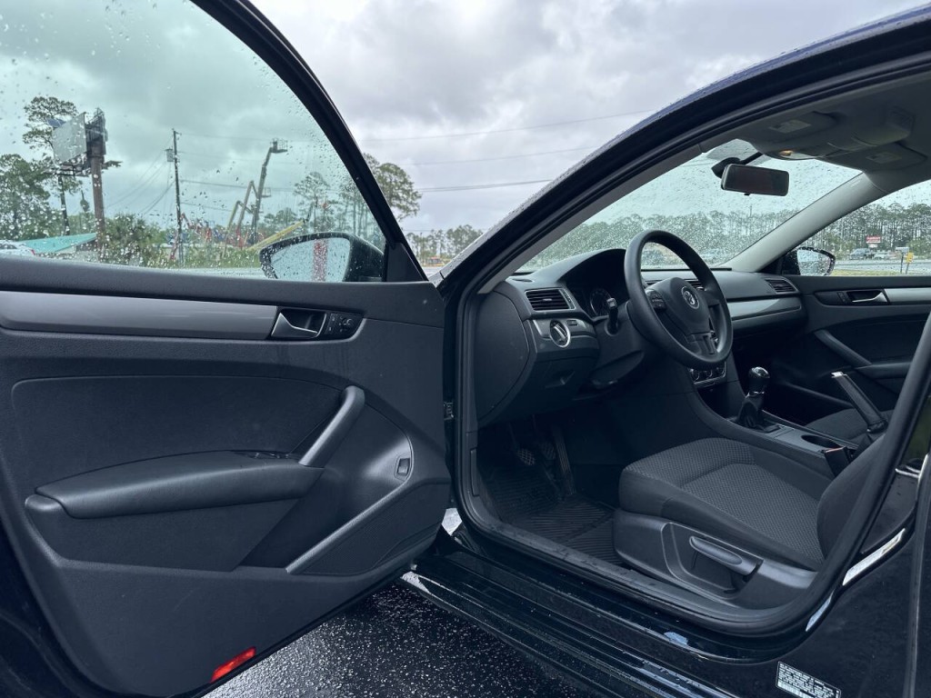 2012 Volkswagen Passat Image 7