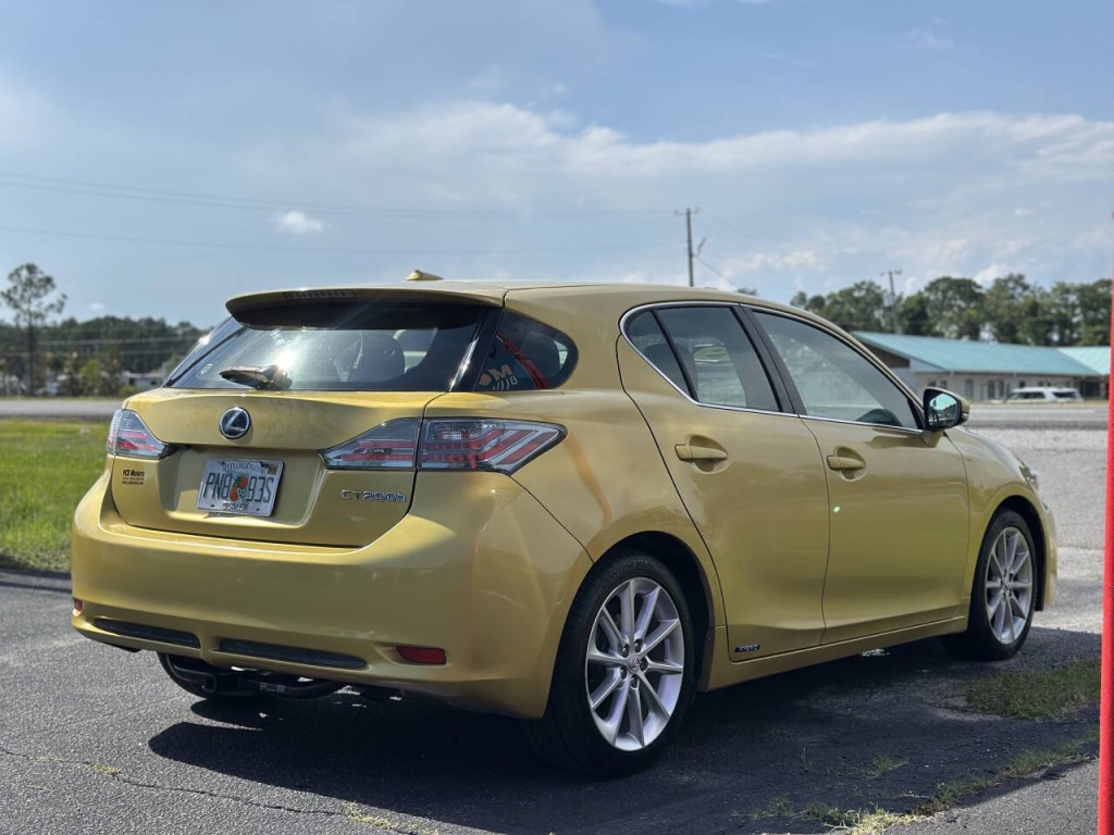2011 Lexus CT 200h Image 6