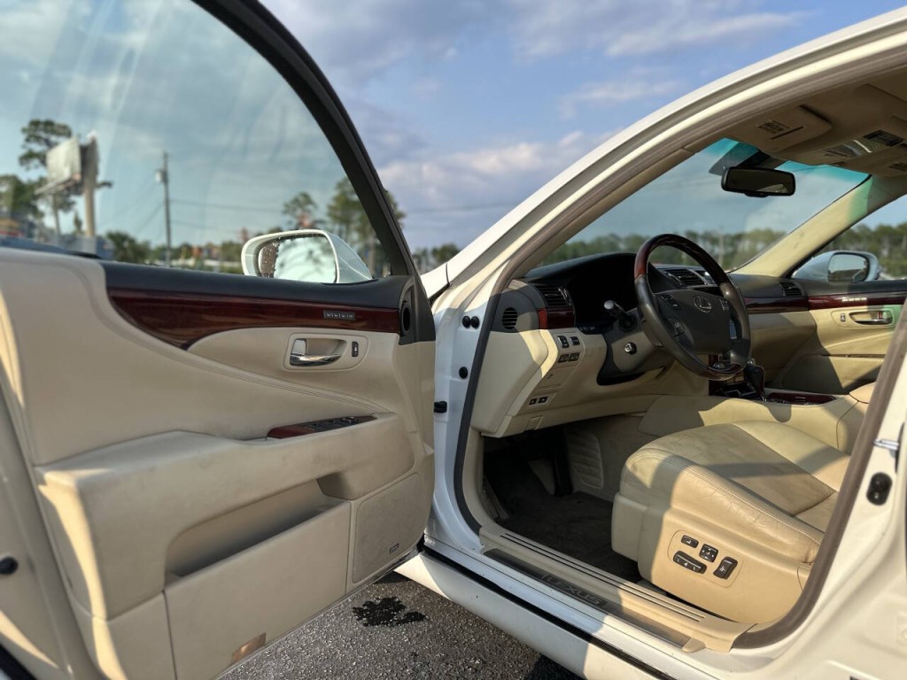 2011 Lexus LS 460 Image 7