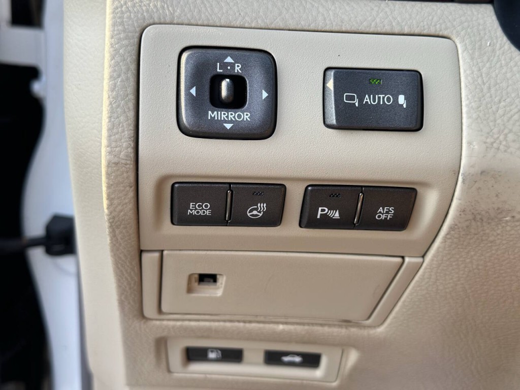 2011 Lexus LS 460 Image 16