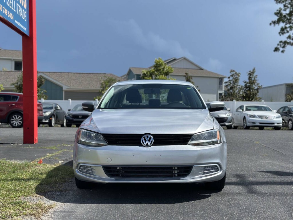 2014 Volkswagen Jetta Image 2