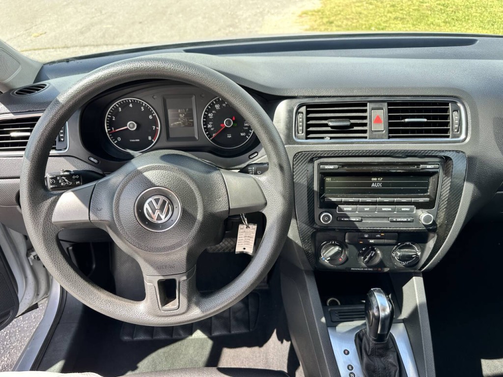 2014 Volkswagen Jetta Image 12