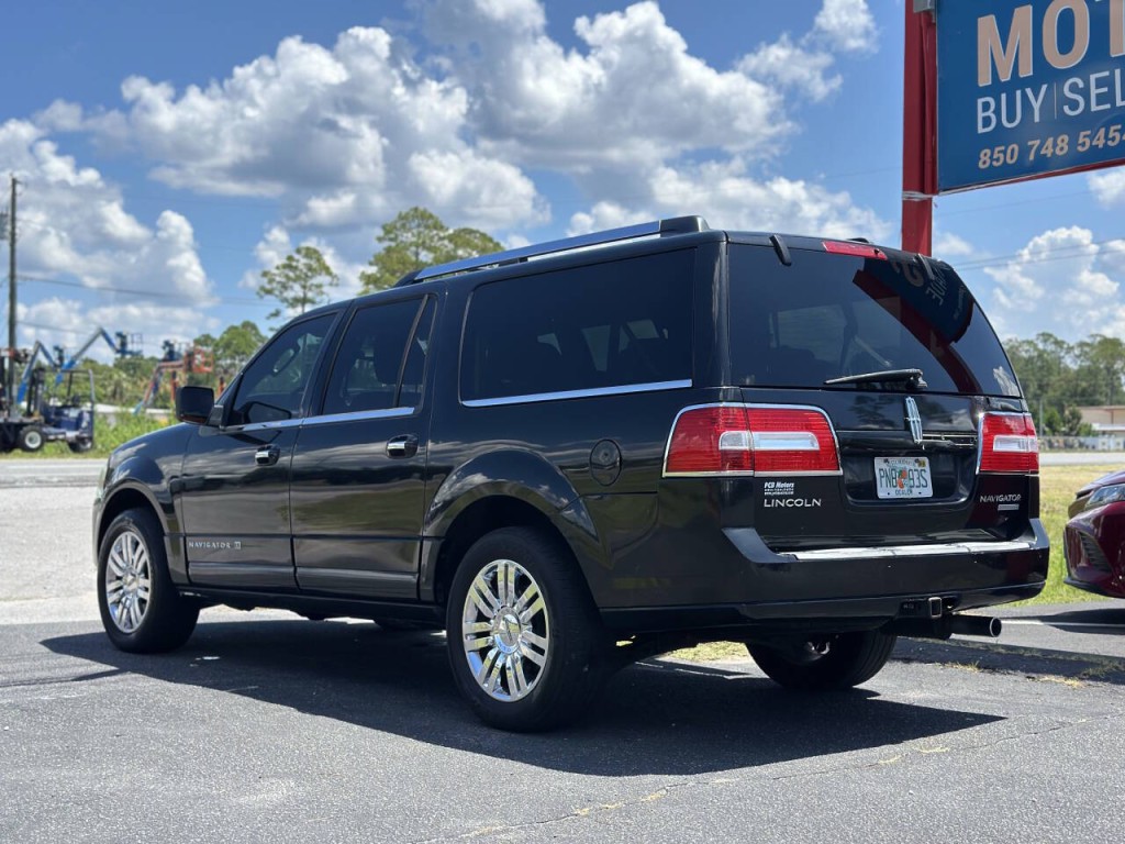 2010 Lincoln Navigator Image 6