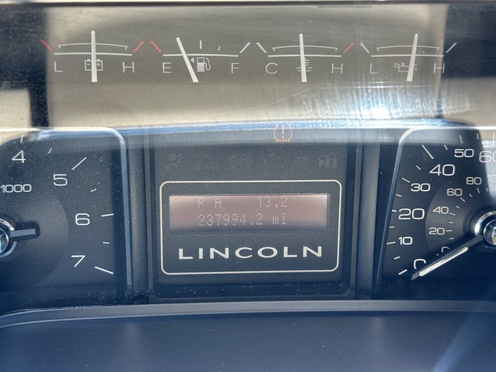 2010 Lincoln Navigator Image 19