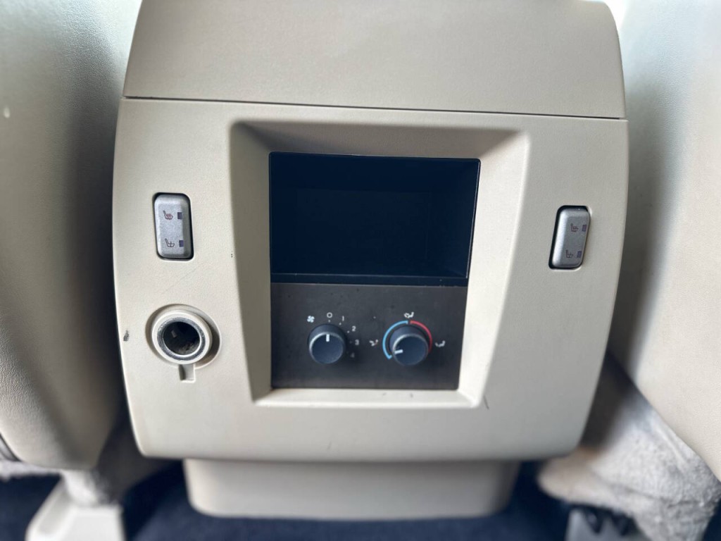 2010 Lincoln Navigator Image 22