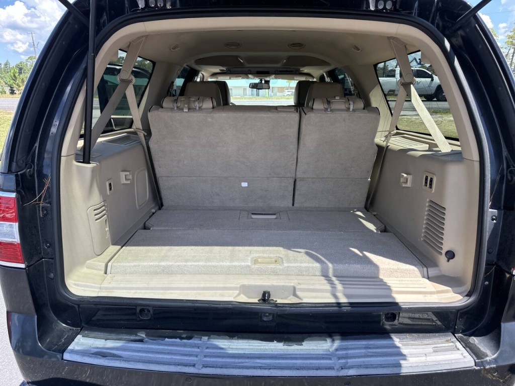 2010 Lincoln Navigator Image 23