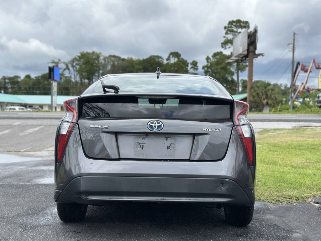 2016 Toyota Prius Image 6