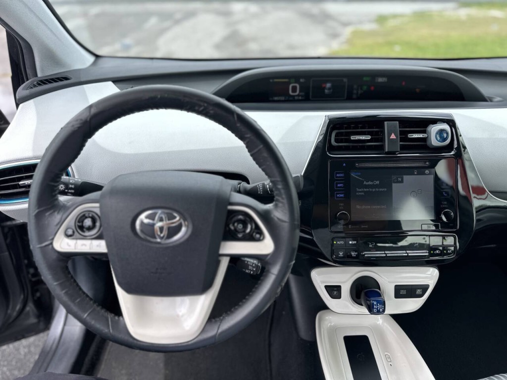 2016 Toyota Prius Image 12