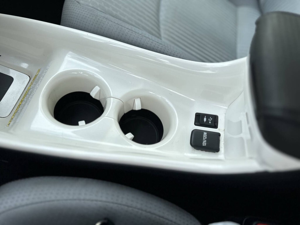 2016 Toyota Prius Image 14
