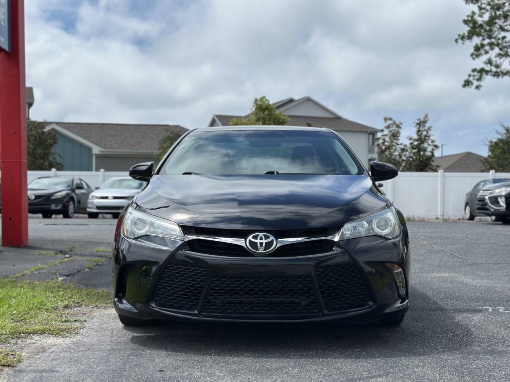 2015 Toyota Camry Image 2