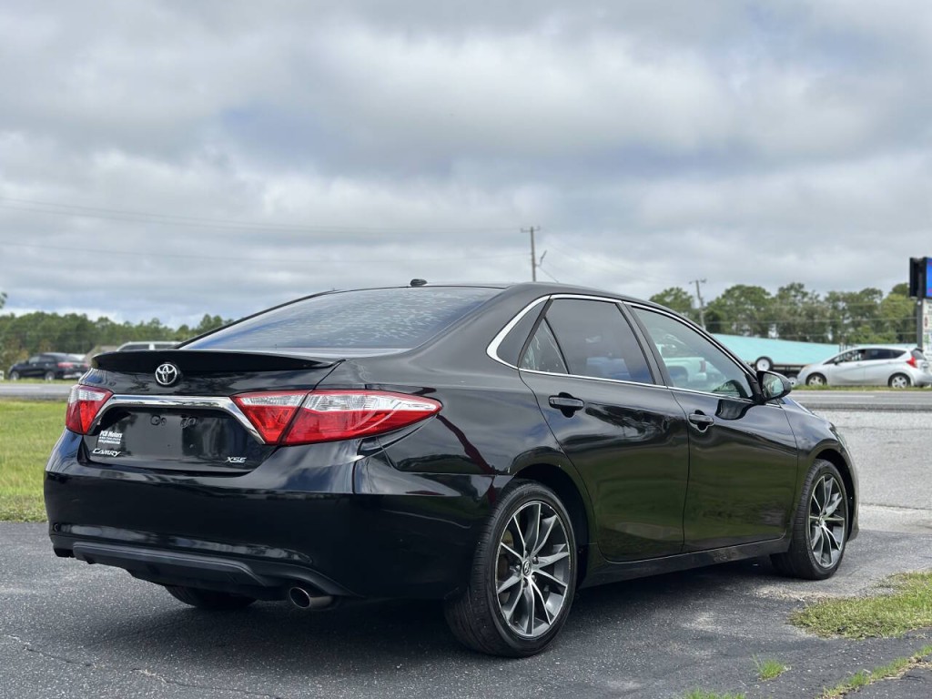2015 Toyota Camry Image 6