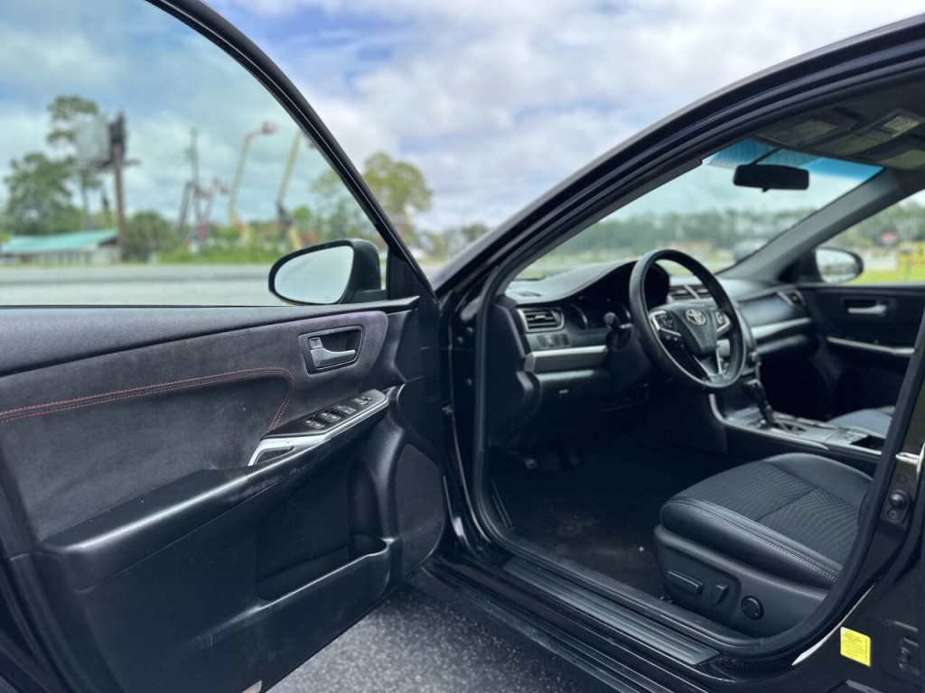 2015 Toyota Camry Image 7