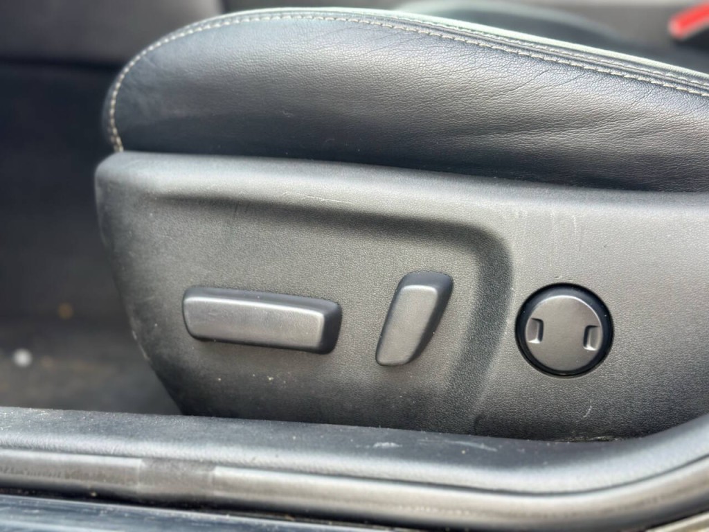 2015 Toyota Camry Image 15