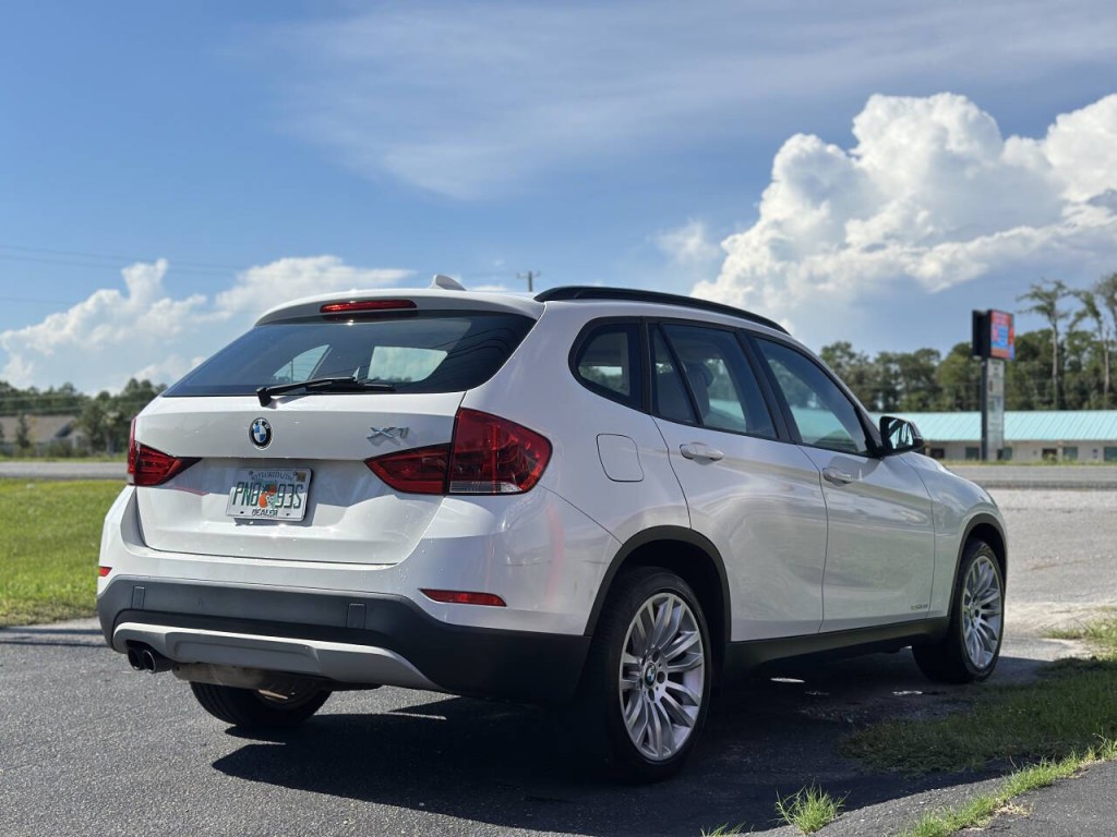 2015 BMW X1 Image 6