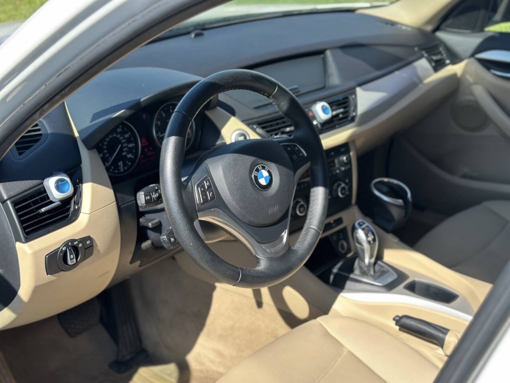2015 BMW X1 Image 8