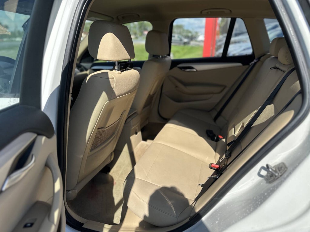 2015 BMW X1 Image 9