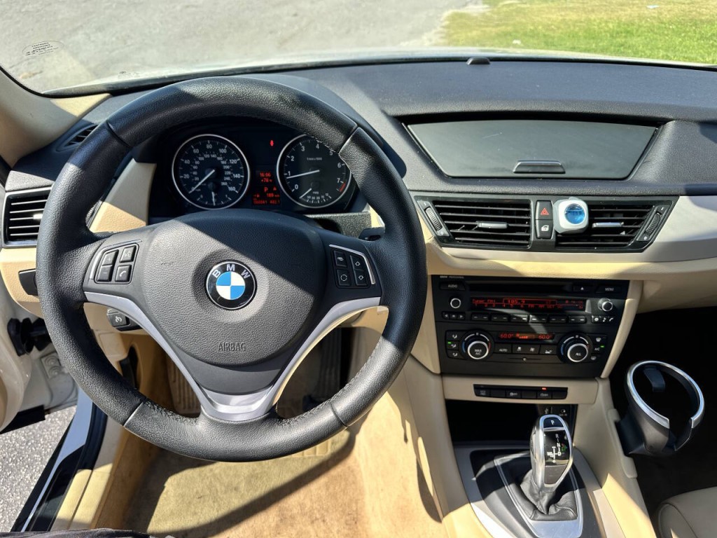 2015 BMW X1 Image 13