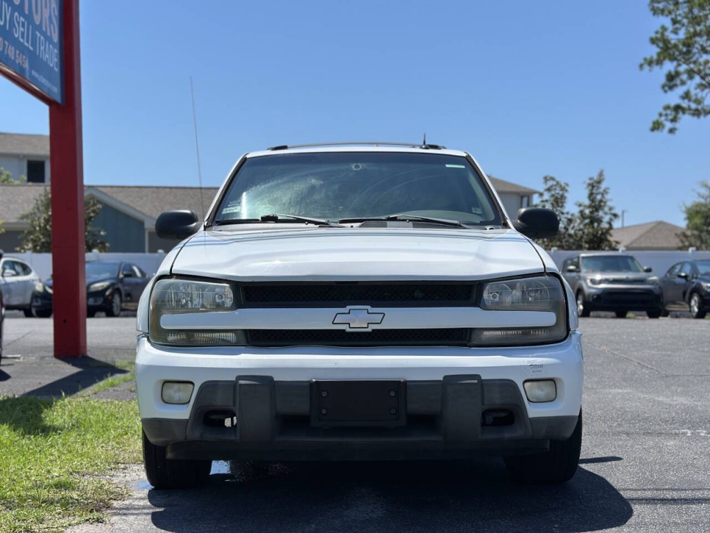2004 Chevrolet Trailblazer Image 2