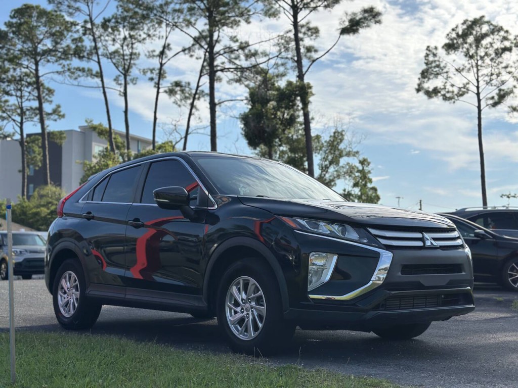 2018 Mitsubishi Eclipse Image 3