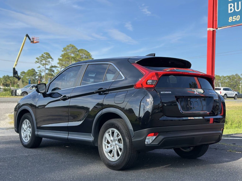 2018 Mitsubishi Eclipse Image 4