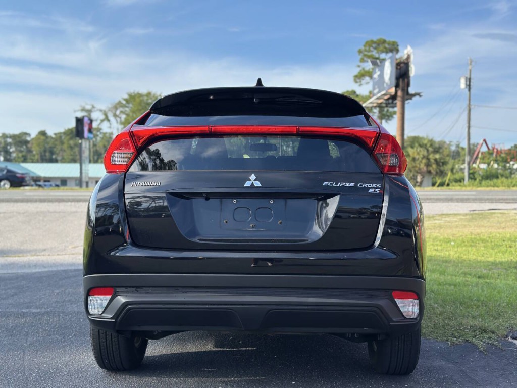 2018 Mitsubishi Eclipse Image 5