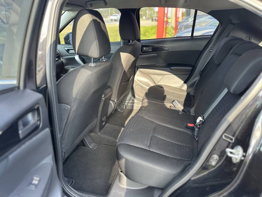 2018 Mitsubishi Eclipse Image 10
