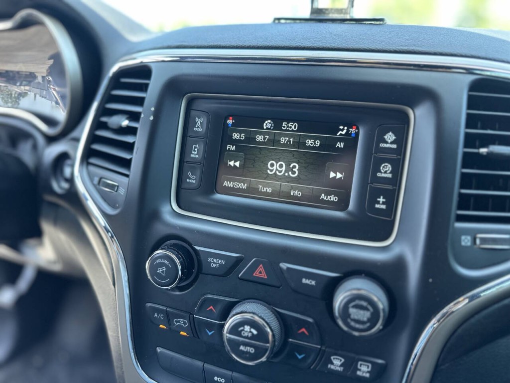2015 Jeep Grand Cherokee Image 12