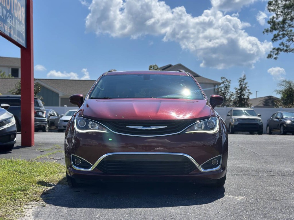 2018 Chrysler Pacifica Image 2