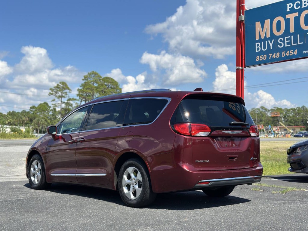 2018 Chrysler Pacifica Image 4