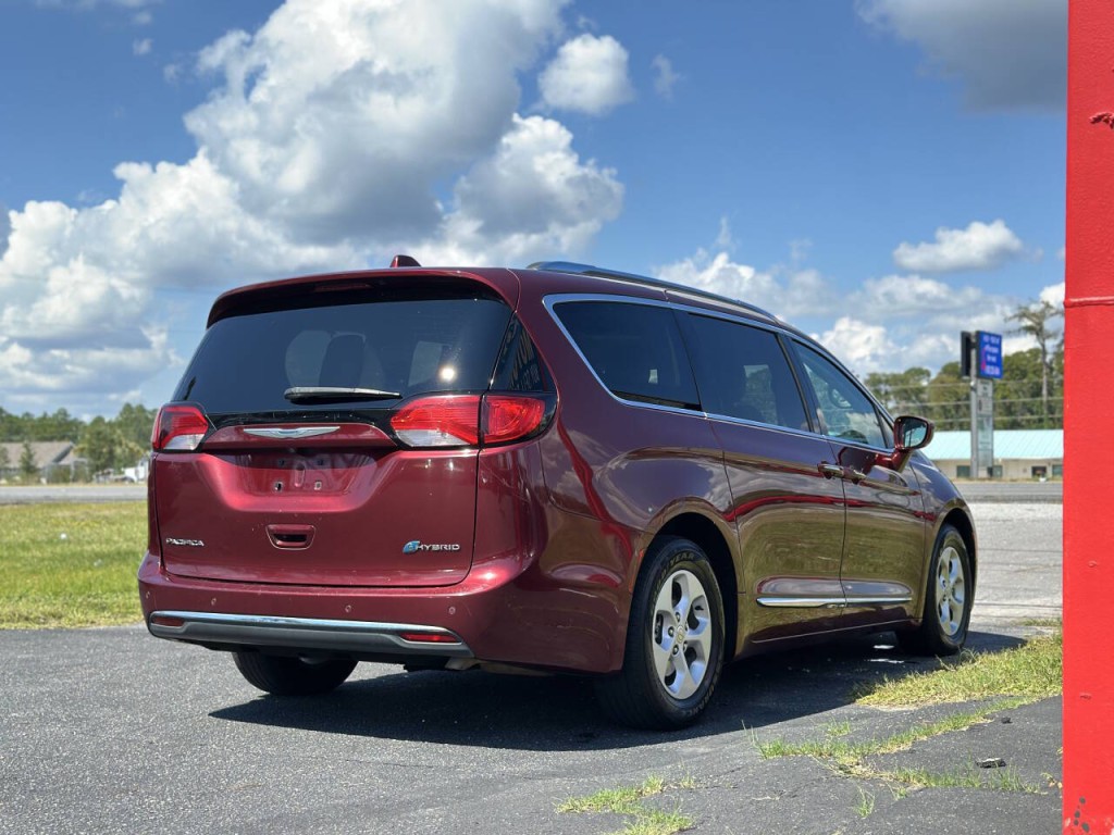 2018 Chrysler Pacifica Image 6