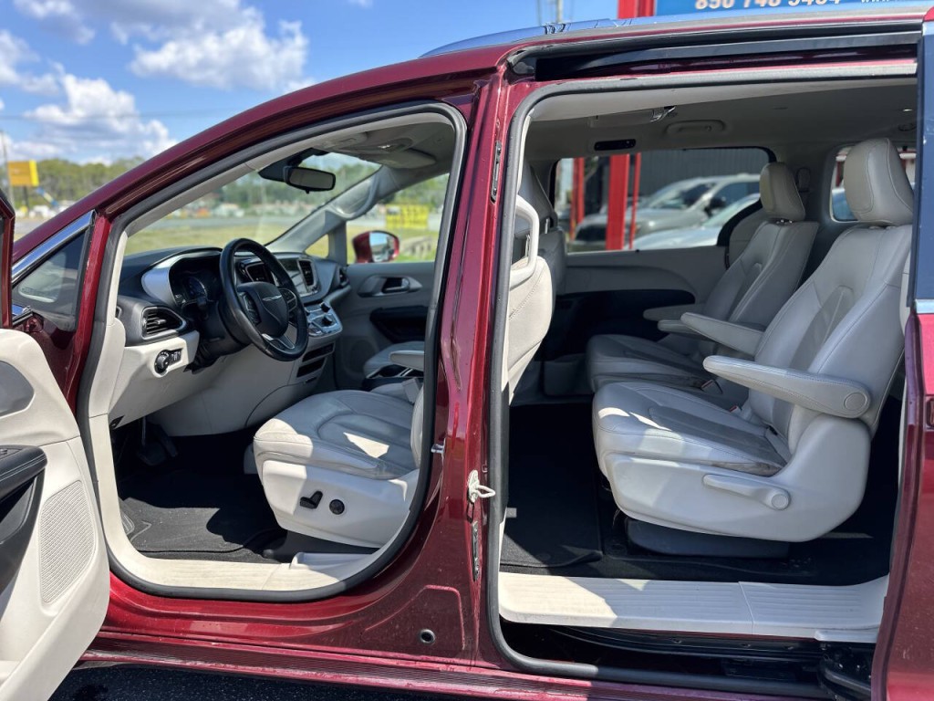 2018 Chrysler Pacifica Image 9