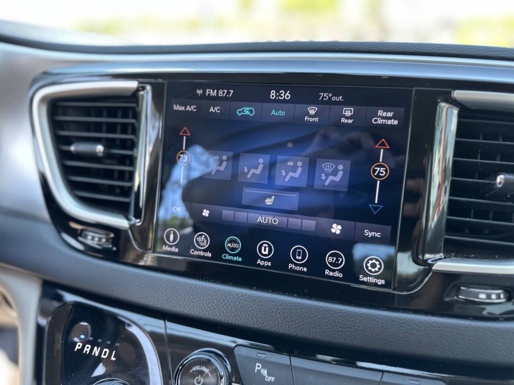 2018 Chrysler Pacifica Image 16