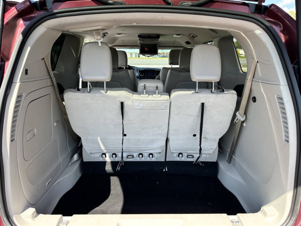2018 Chrysler Pacifica Image 21