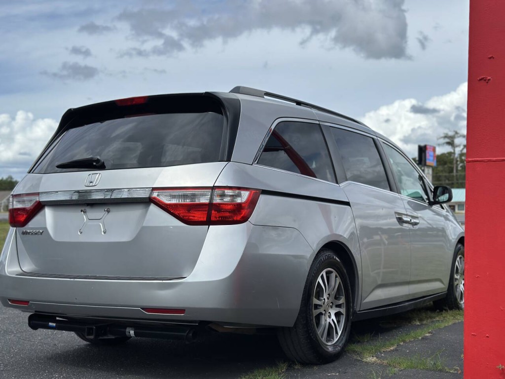2011 Honda Odyssey Image 6